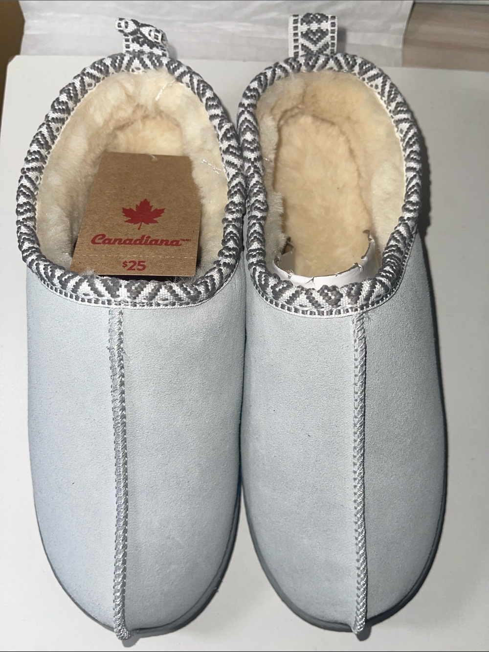 Canadiana Women's Light Gray Fleece-Lined Slippers - Picture 1 of 7